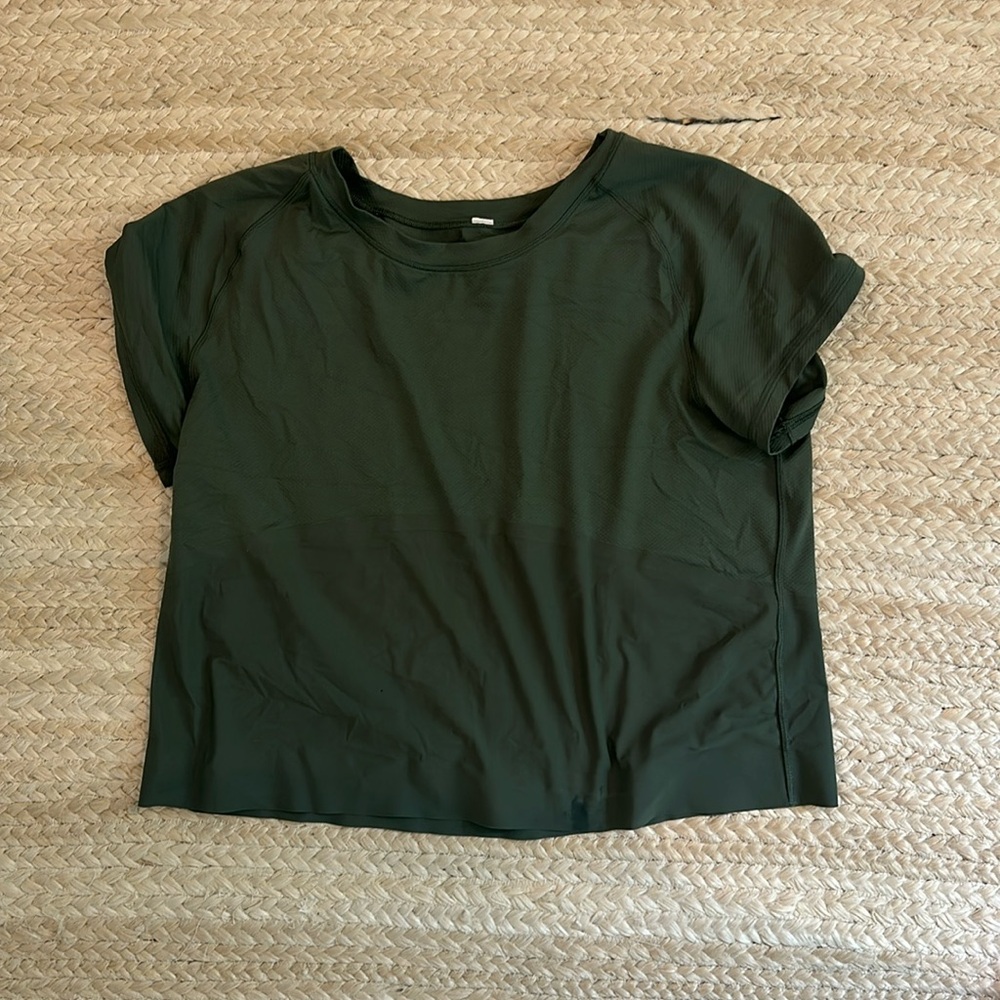 Lululemon athletic tee